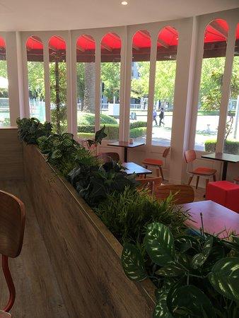 Hues Cafe