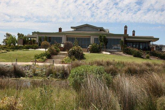 Sanctuary Lakes Club