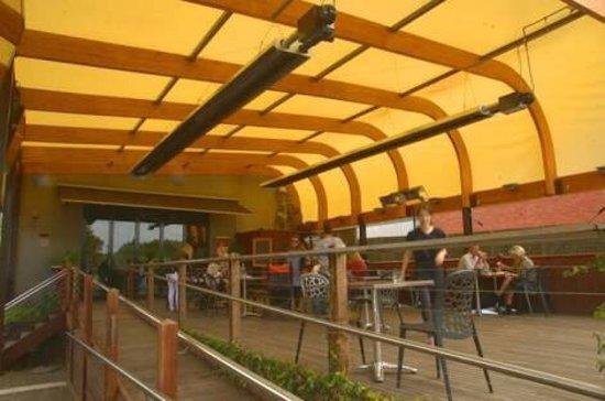 Bazoo Bar & Lounge