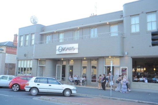 Oscar's Hotel and Cafe Bar