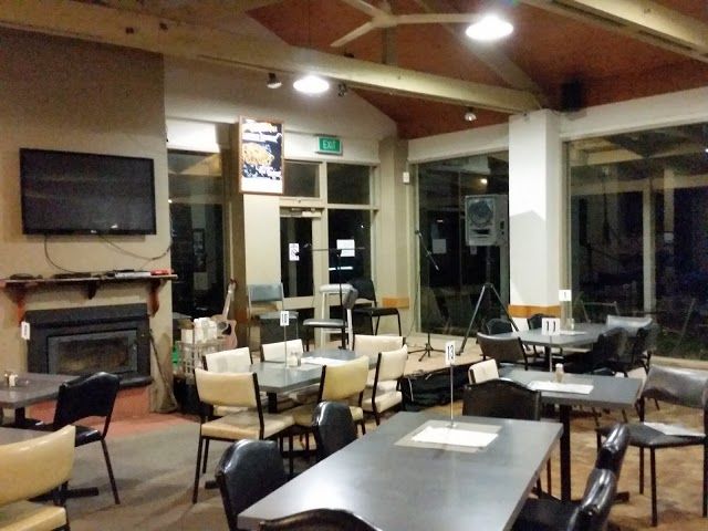 Lakeview Bar & Bistro