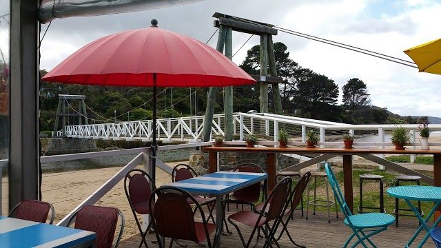 Swing Bridge Cafe & Boathouse
