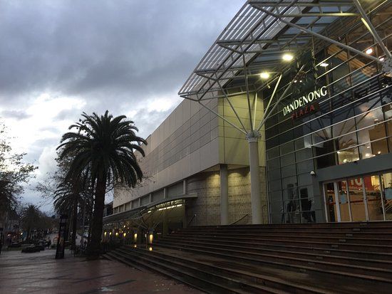 Venture Plaza